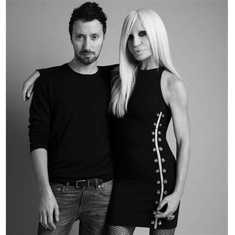 nuovo direttore marketing versace|versace business.